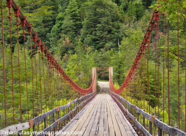 Puente sobre el río Futaulefú