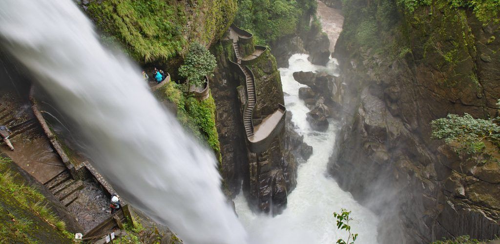 El Pailón del Diablo en la ruta de las cascadas de Baños a Puyo