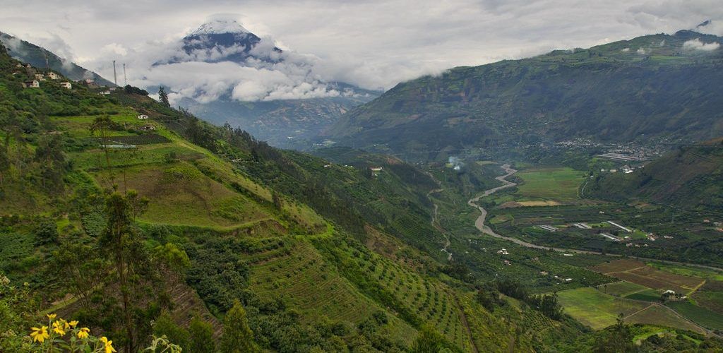 Volcán Tungurahua entre Patate y Baños