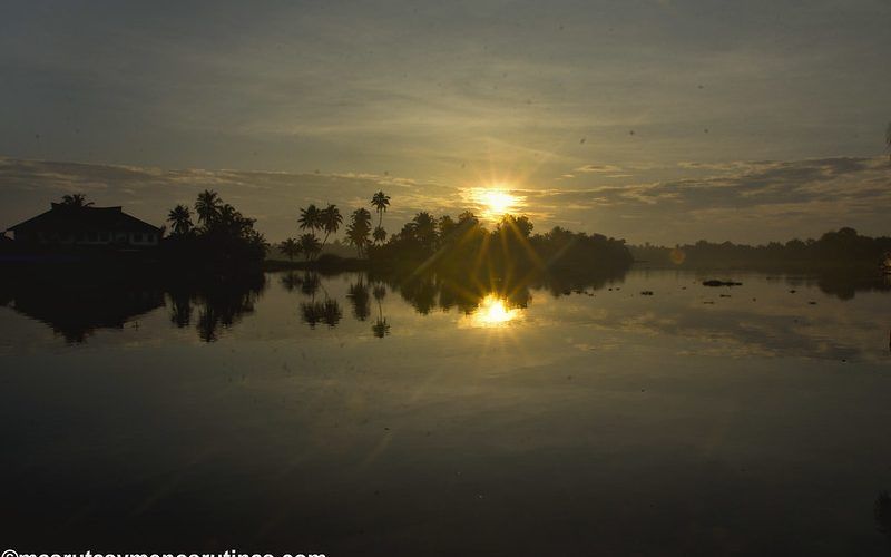 Amanecer en los backwaters de Kerala