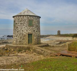 Molinos de viento en el geoparque de Viana do Castelo