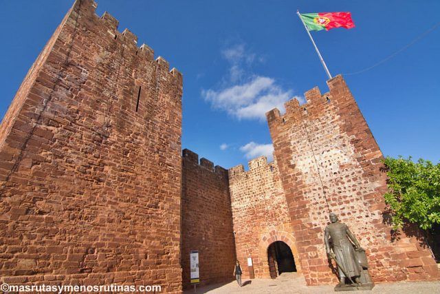Castillo de Silves en los alrededores de Portimao_ Algarve