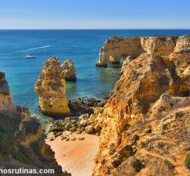 Percurso dos Sete Vales Suspensos en la costa de Lagoa_ Algarve