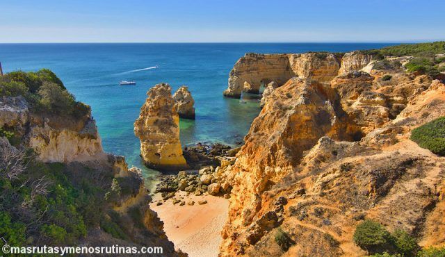 Percurso dos Sete Vales Suspensos en la costa de Lagoa_ Algarve