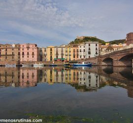 Bosa, en la costa de Oristano a Alghero