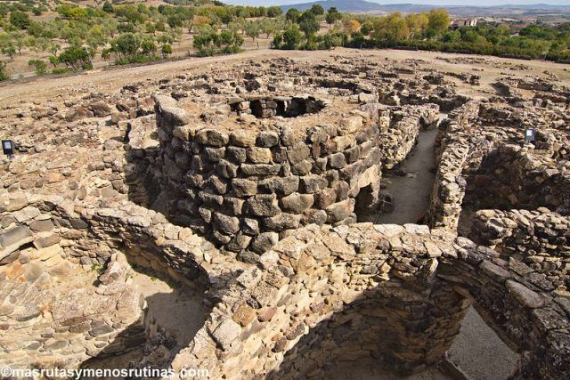 Nuraghe Su Nuraxi de Barumini en Cerdeña