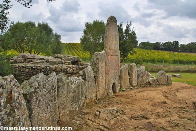 Tomba di Gigante Caddu Vecchju en la Costa Esmeralda de Cerdeña
