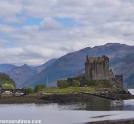 Castillo de Eilean Donan en Highlands de Escocia