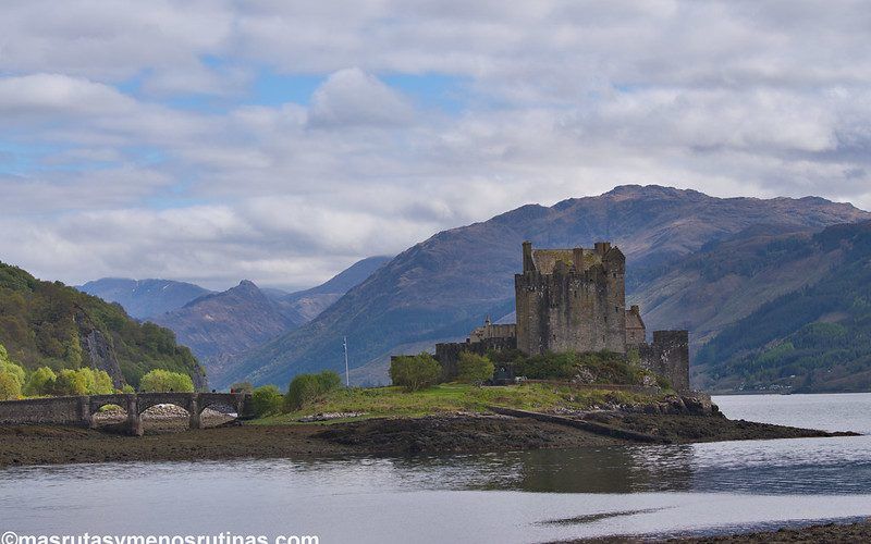 Castillo de Eilean Donan en Highlands de Escocia