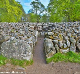 Yacimiento arqueológico de Clava Cairns cerca de Inverness en Escocia