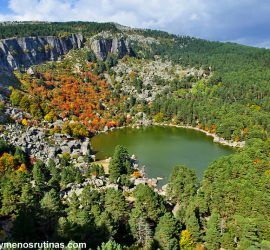 Laguna Negra en la ruta al Pico Urbión (Soria)