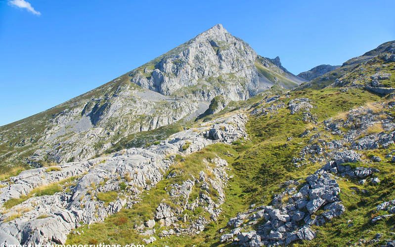 Pico Macondiu en la Ruta Macizo de Ándara