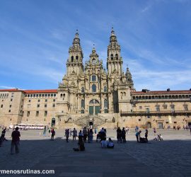 Catedral de Santiago en la Plaza del Obradoiro al finalizar el camino portugués por la costa