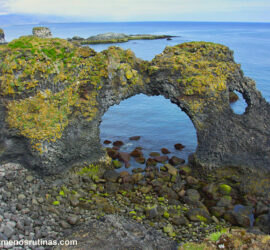 Arco Gatklettur en península de Snaefellsnes