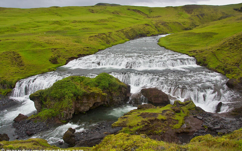 Ruta de las cascadas de Skogar